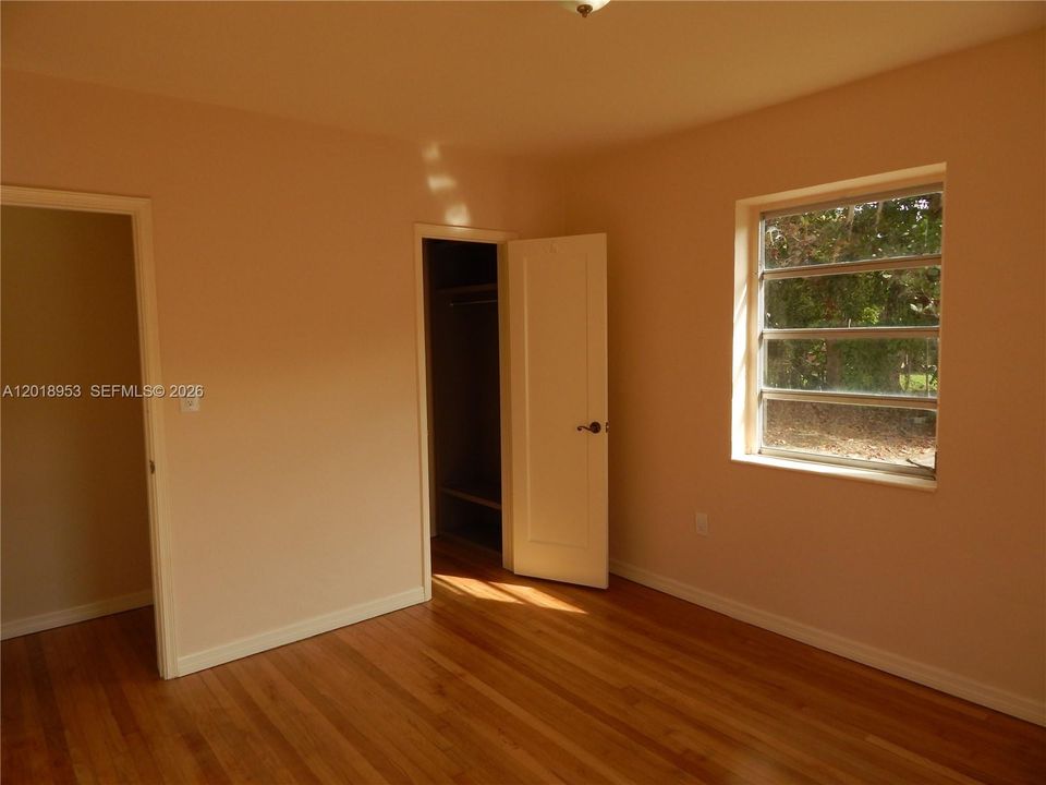 Activo con contrato: $2,650 (2 camas, 1 baños, 913 Pies cuadrados)