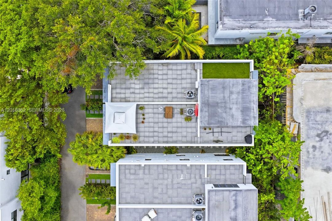 For Rent: $11,000 (3 beds, 2 baths, 1704 Square Feet)