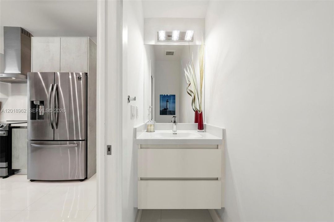 For Rent: $11,000 (3 beds, 2 baths, 1704 Square Feet)