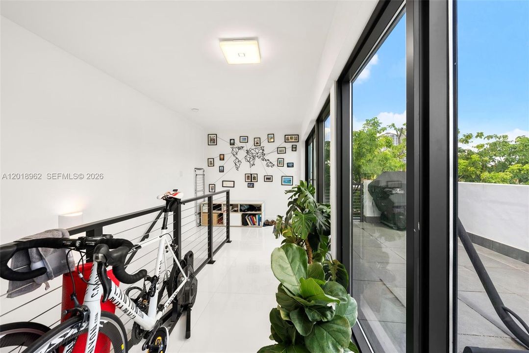 For Rent: $11,000 (3 beds, 2 baths, 1704 Square Feet)