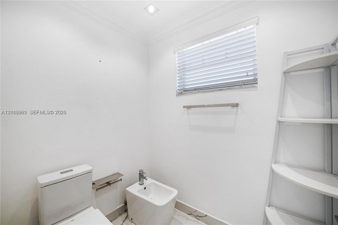 Recently Rented: $6,000 (5 beds, 4 baths, 3028 Square Feet)