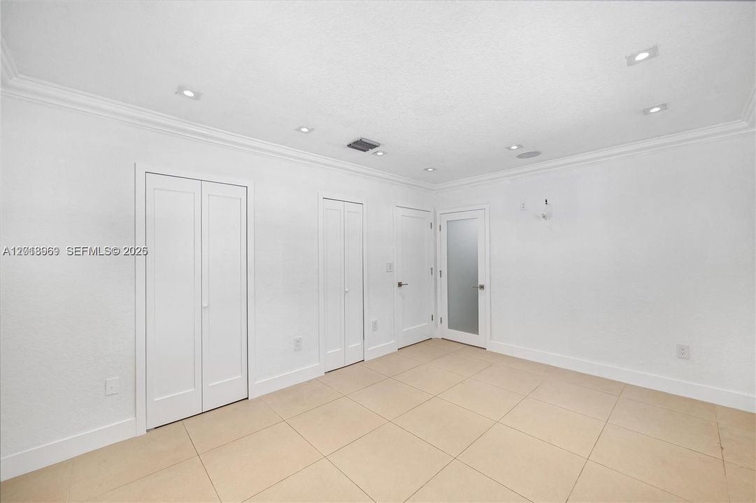 Recently Rented: $6,000 (5 beds, 4 baths, 3028 Square Feet)
