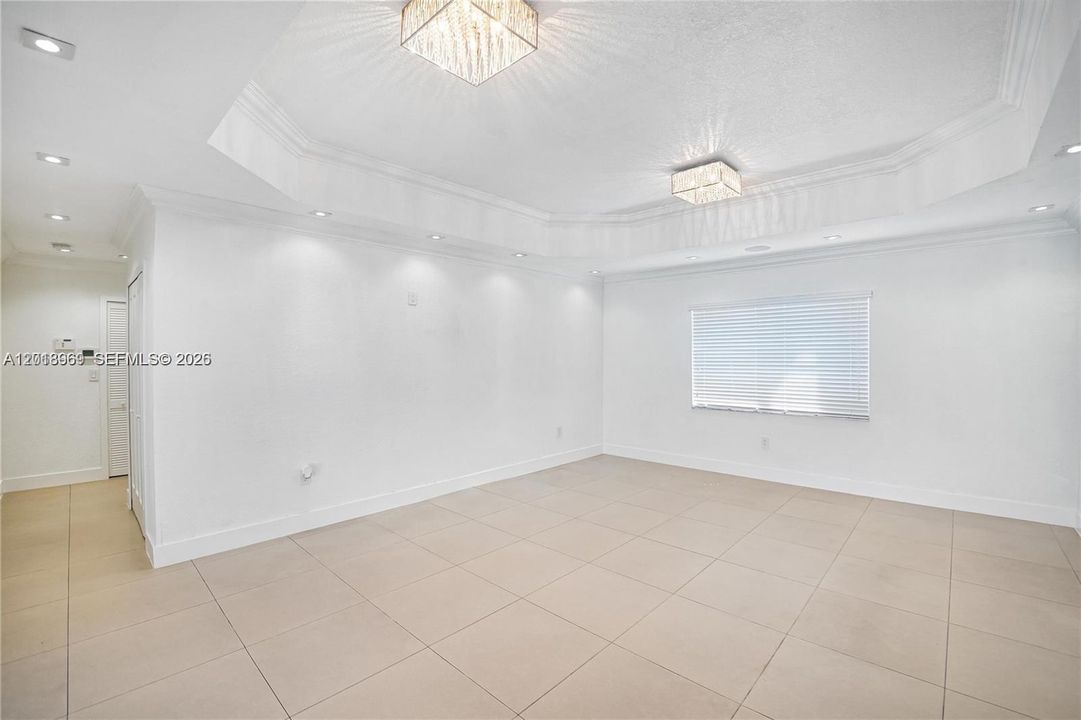 Recently Rented: $6,000 (5 beds, 4 baths, 3028 Square Feet)