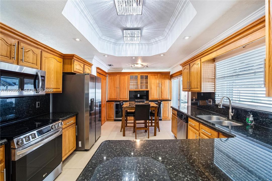 Recently Rented: $6,000 (5 beds, 4 baths, 3028 Square Feet)