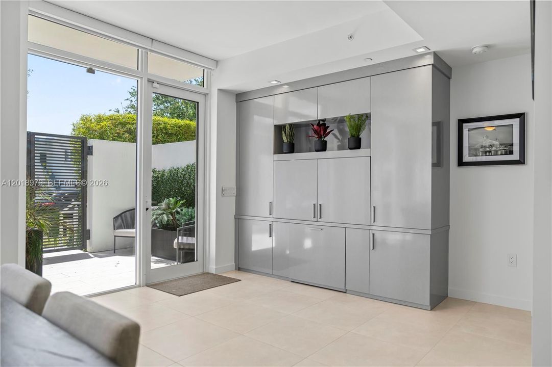 For Rent: $11,500 (2 beds, 3 baths, 1636 Square Feet)