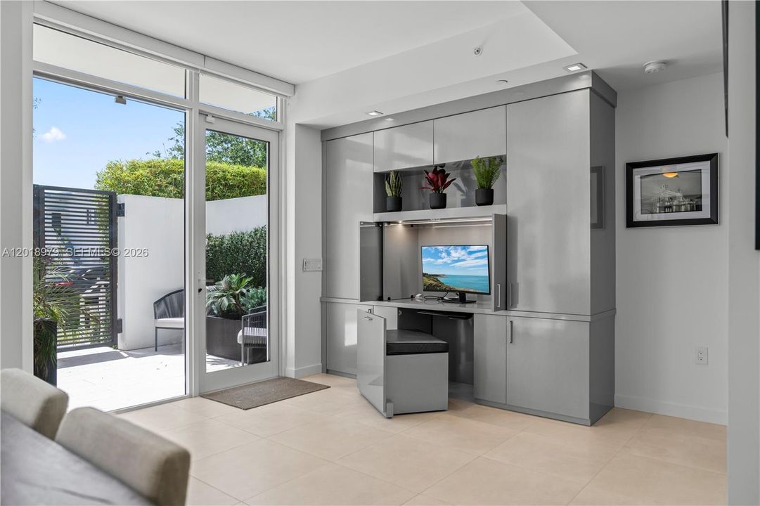 For Rent: $11,500 (2 beds, 3 baths, 1636 Square Feet)