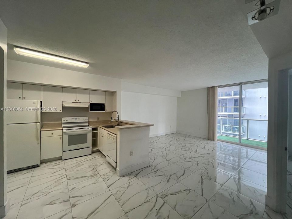 En Venta: $295,000 (1 camas, 1 baños, 685 Pies cuadrados)