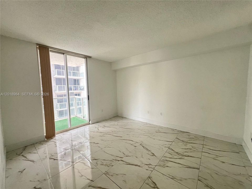 En Venta: $295,000 (1 camas, 1 baños, 685 Pies cuadrados)