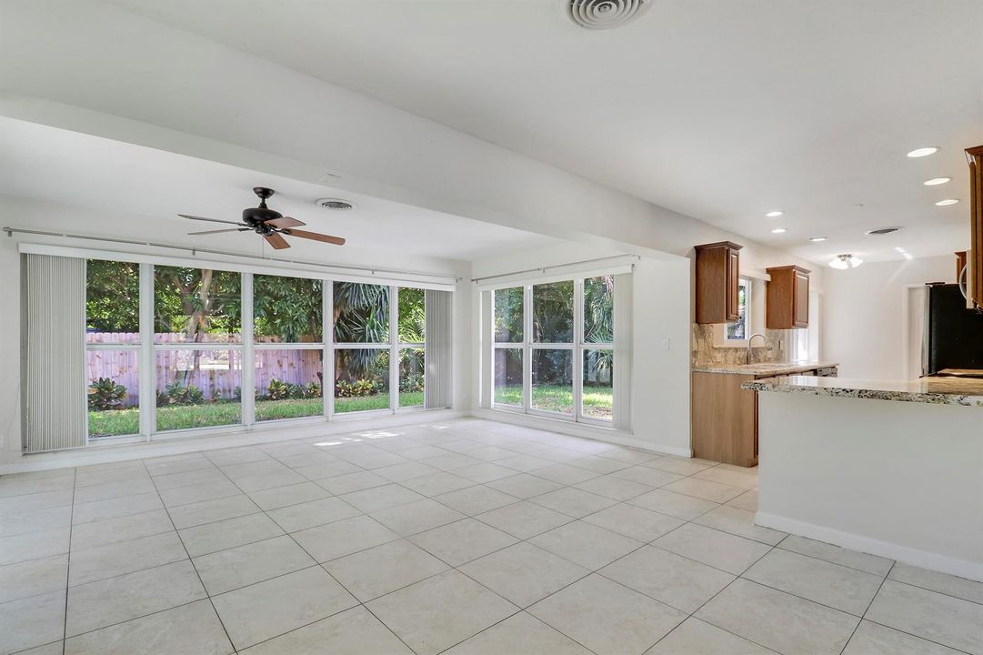sunroom/ Kitchen