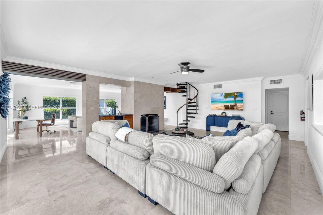 For Rent: $19,500 (7 beds, 6 baths, 6585 Square Feet)