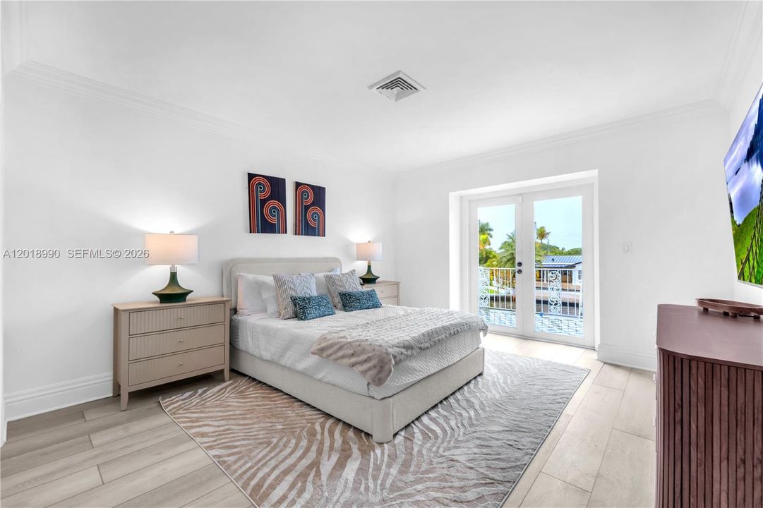 For Rent: $19,500 (7 beds, 6 baths, 6585 Square Feet)