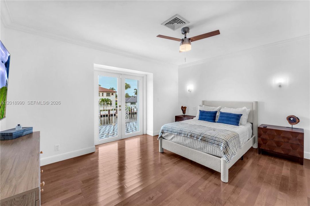 For Rent: $19,500 (7 beds, 6 baths, 6585 Square Feet)