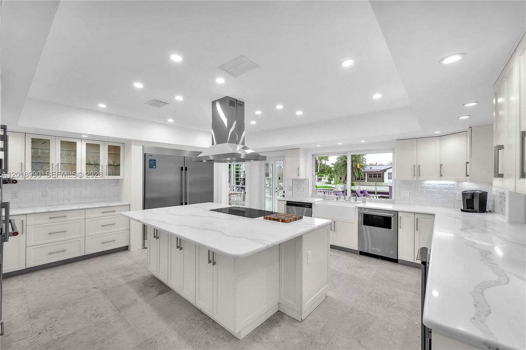 For Rent: $19,500 (7 beds, 6 baths, 6585 Square Feet)