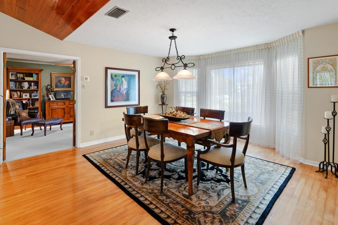 Formal dining room