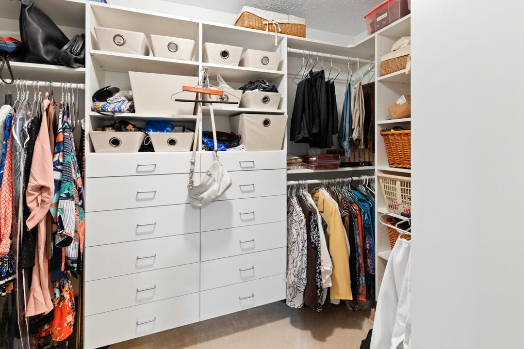 1 custom closet