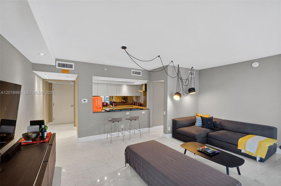 For Sale: $1,425,000 (2 beds, 2 baths, 1170 Square Feet)