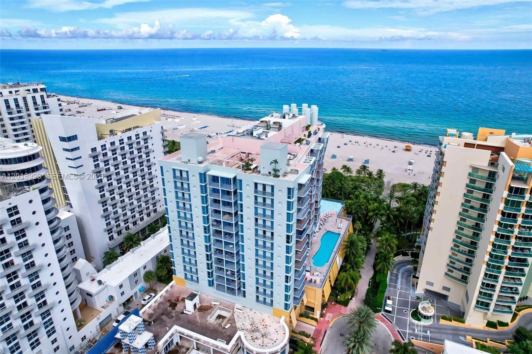 For Sale: $1,425,000 (2 beds, 2 baths, 1170 Square Feet)