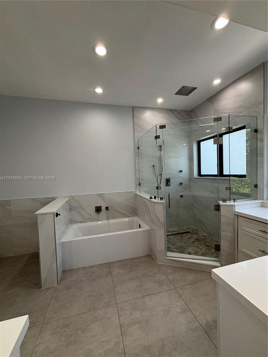 For Sale: $3,495,000 (5 beds, 4 baths, 4675 Square Feet)