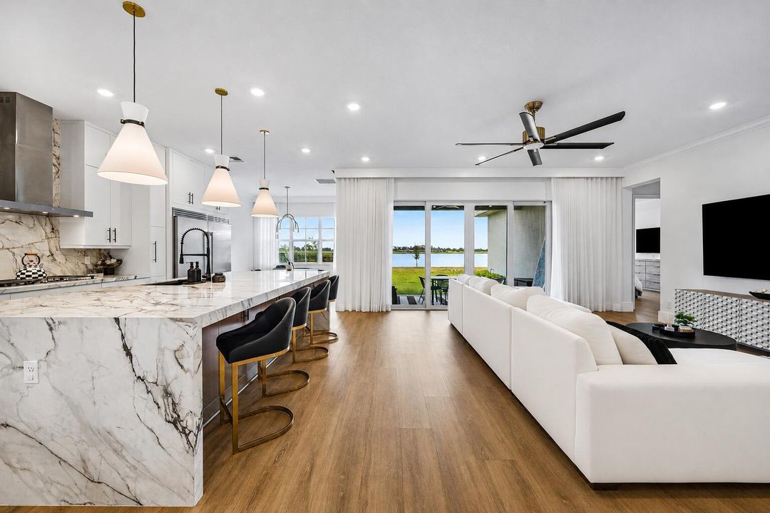 Kitchen | Living room View