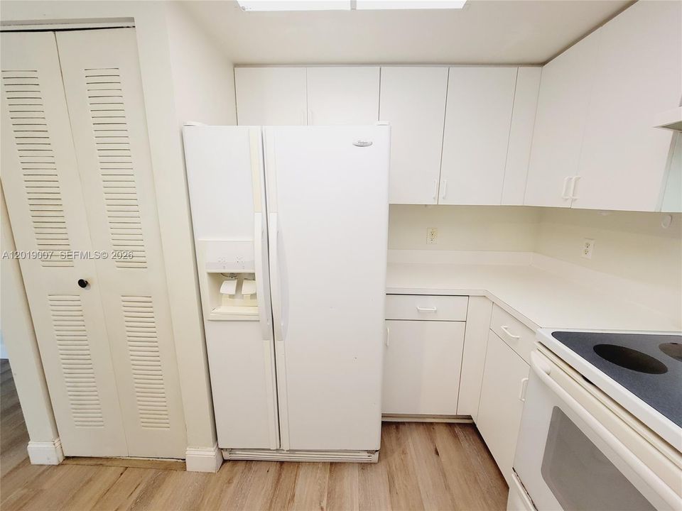 В аренду: $2,100 (2 спален, 2 ванн, 1026 Квадратных фут)