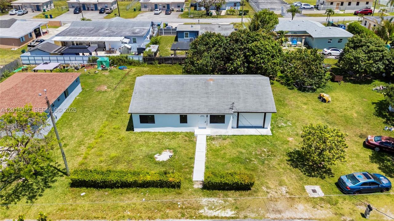 На продажу: $675,000 (4 спален, 2 ванн, 1784 Квадратных фут)