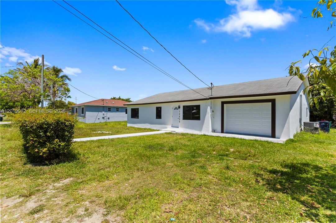 На продажу: $675,000 (4 спален, 2 ванн, 1784 Квадратных фут)