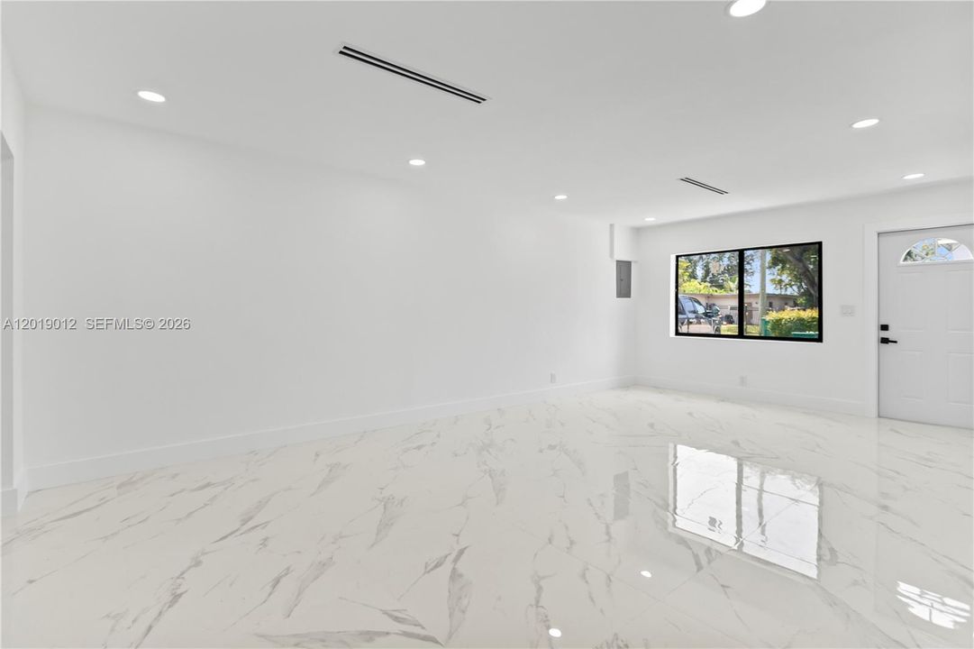 На продажу: $675,000 (4 спален, 2 ванн, 1784 Квадратных фут)