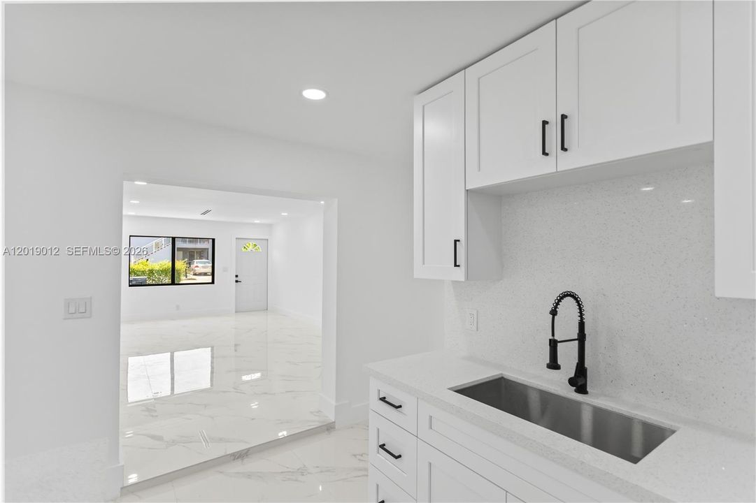На продажу: $675,000 (4 спален, 2 ванн, 1784 Квадратных фут)