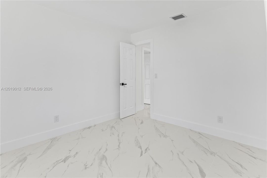 На продажу: $675,000 (4 спален, 2 ванн, 1784 Квадратных фут)