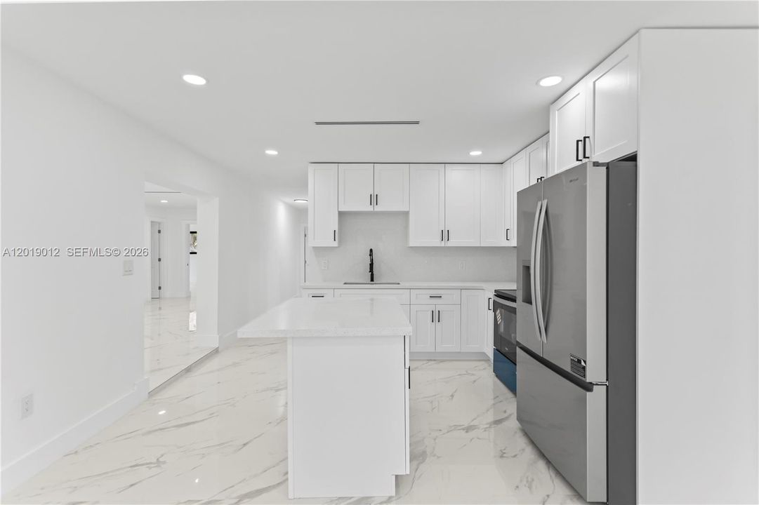 На продажу: $675,000 (4 спален, 2 ванн, 1784 Квадратных фут)