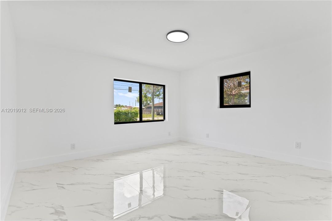 На продажу: $675,000 (4 спален, 2 ванн, 1784 Квадратных фут)