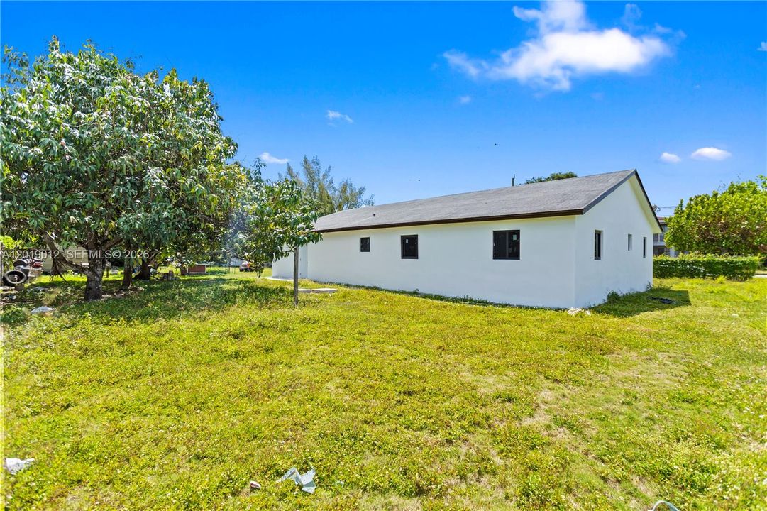 На продажу: $675,000 (4 спален, 2 ванн, 1784 Квадратных фут)