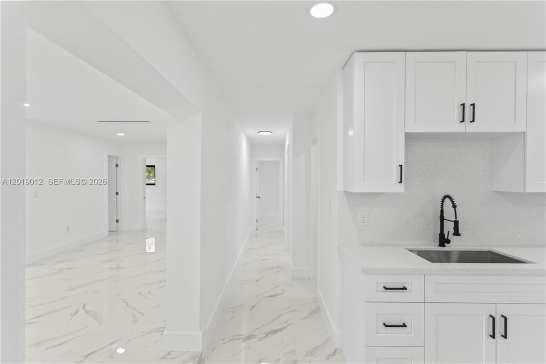 На продажу: $675,000 (4 спален, 2 ванн, 1784 Квадратных фут)