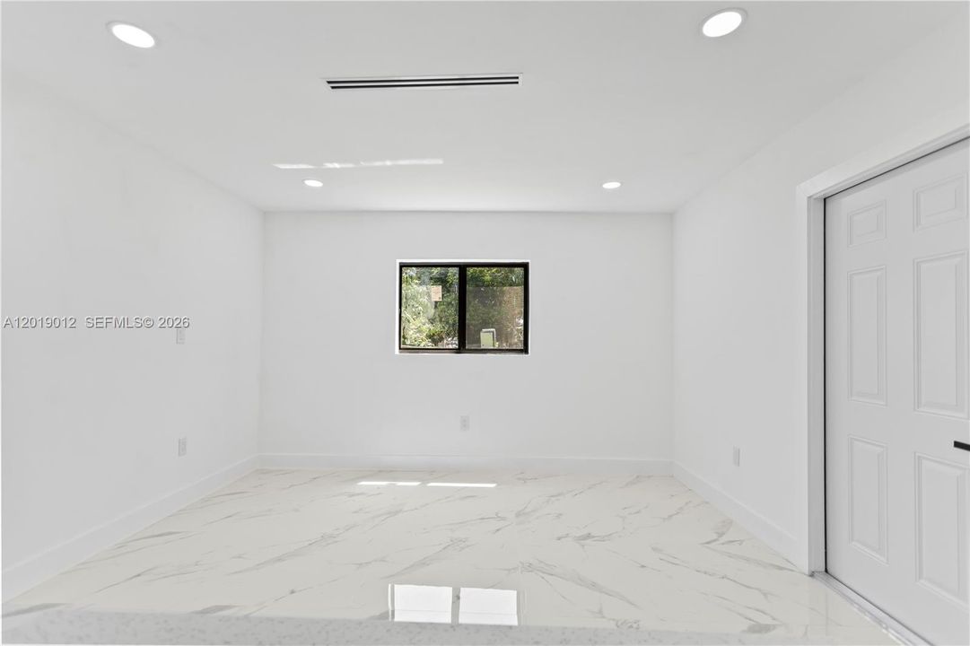 На продажу: $675,000 (4 спален, 2 ванн, 1784 Квадратных фут)