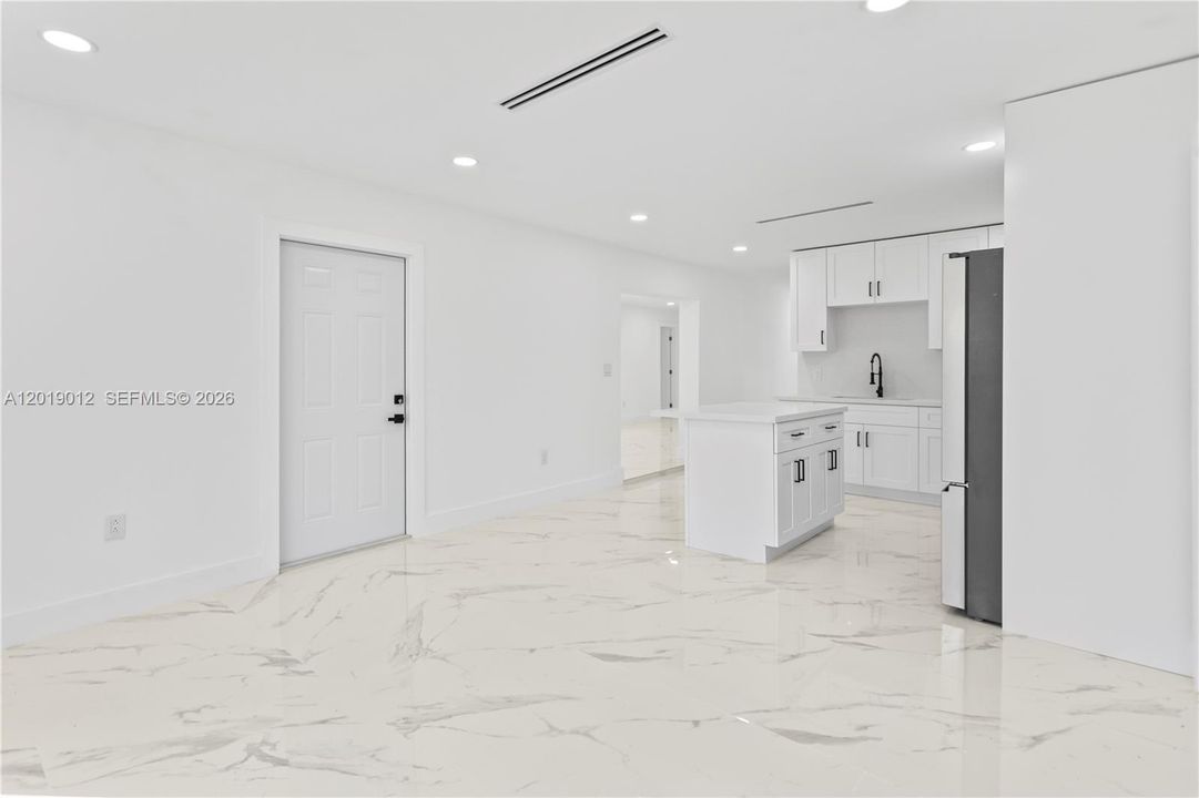 На продажу: $675,000 (4 спален, 2 ванн, 1784 Квадратных фут)