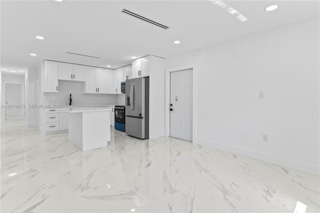 На продажу: $675,000 (4 спален, 2 ванн, 1784 Квадратных фут)