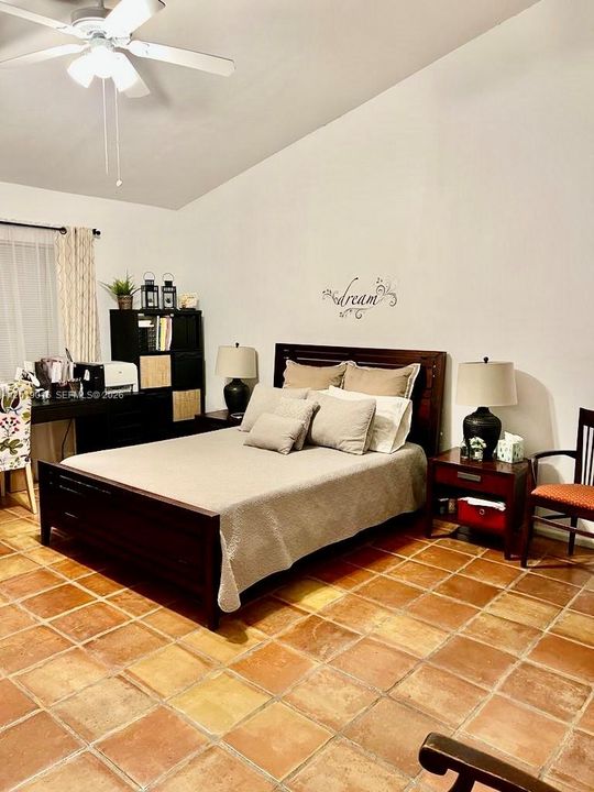 For Sale: $349,300 (2 beds, 2 baths, 1580 Square Feet)