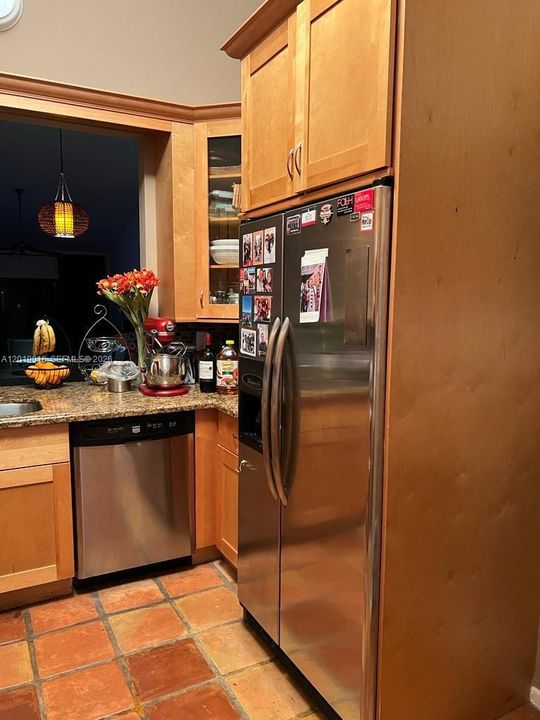 For Sale: $349,300 (2 beds, 2 baths, 1580 Square Feet)