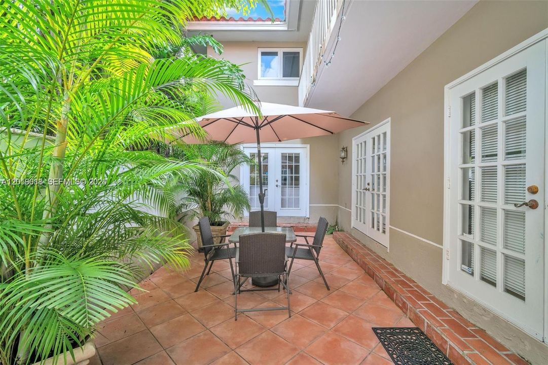 En Renta: $8,000 (3 camas, 3 baños, 2768 Pies cuadrados)
