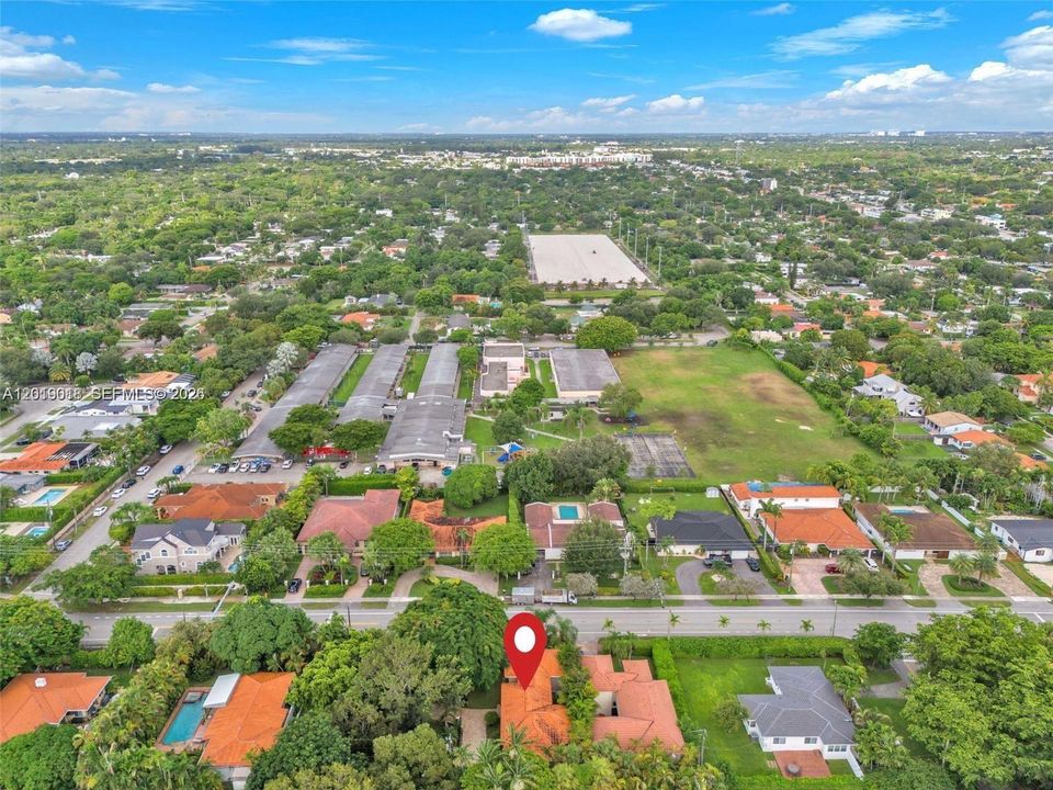 En Renta: $8,000 (3 camas, 3 baños, 2768 Pies cuadrados)
