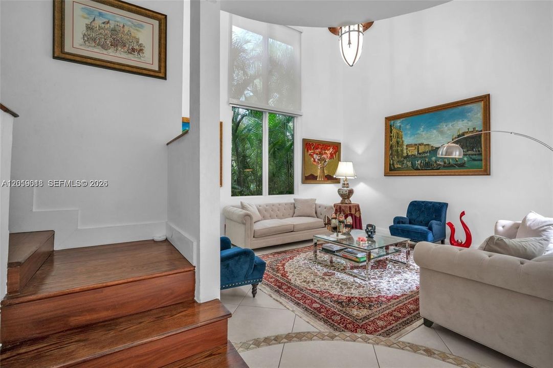 En Renta: $8,000 (3 camas, 3 baños, 2768 Pies cuadrados)