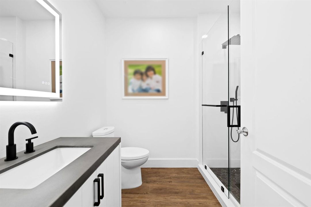 Full Bathroom