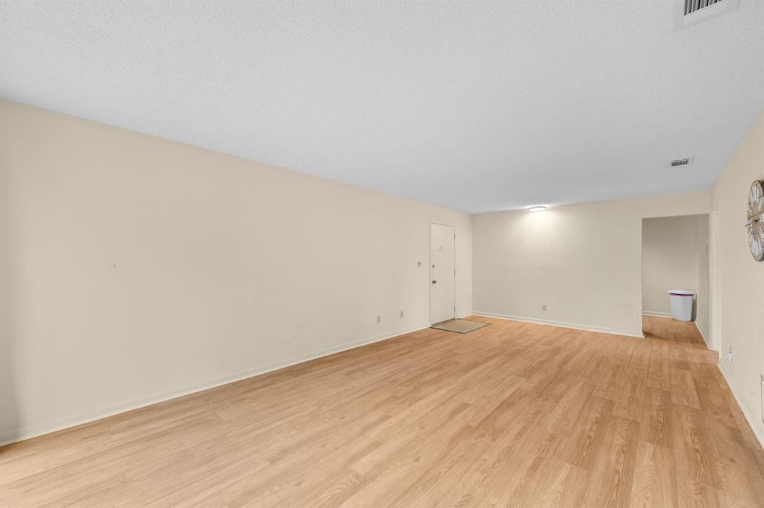 4-web-or-mls-2050 Oleander Blvd 2-206 -