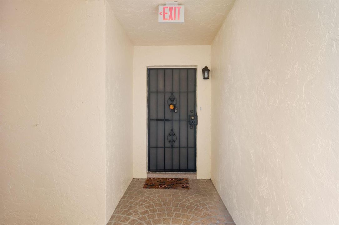 3-web-or-mls-2050 Oleander Blvd 2-206 -