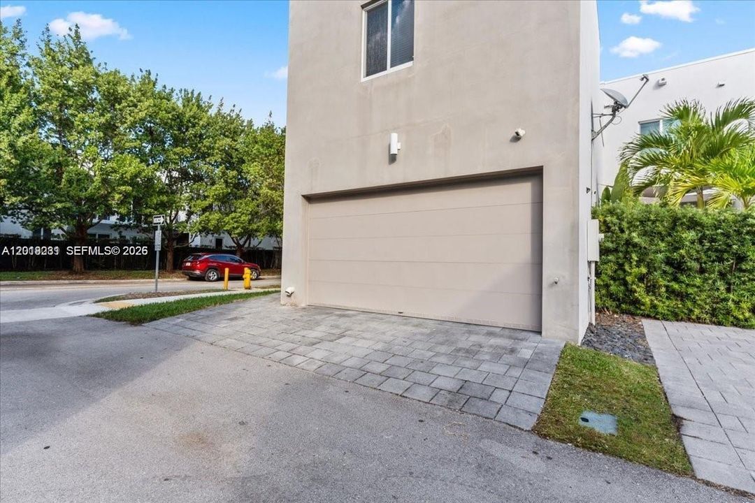 For Sale: $899,000 (4 beds, 3 baths, 2379 Square Feet)