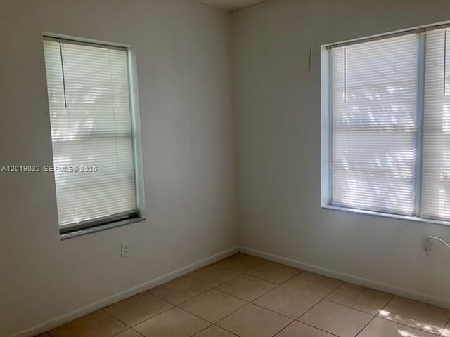 For Sale: $185,000 (1 beds, 1 baths, 386 Square Feet)