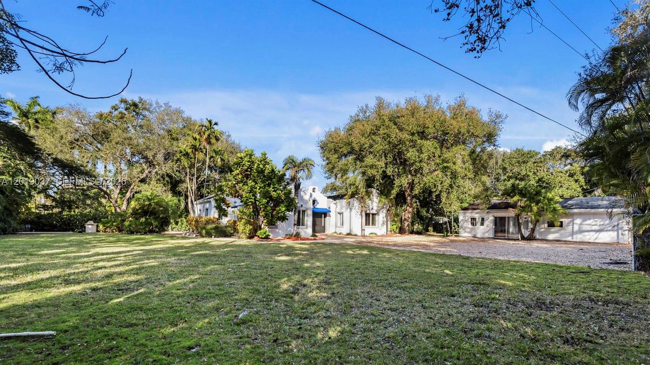 Magnificent large lot for privacy and enjoyment