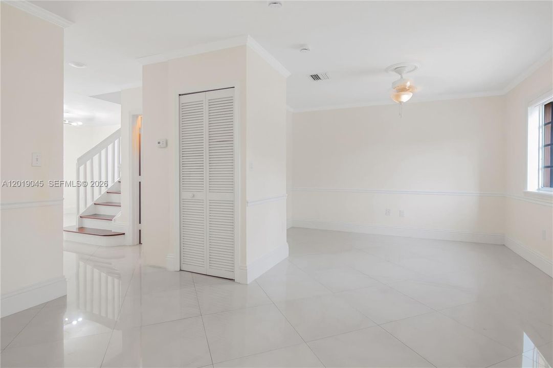 Active With Contract: $3,700 (3 beds, 3 baths, 1446 Square Feet)