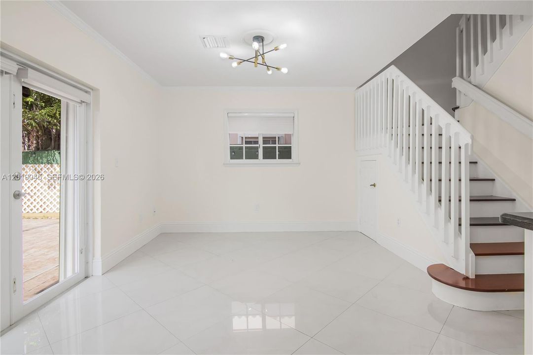 Active With Contract: $3,700 (3 beds, 3 baths, 1446 Square Feet)