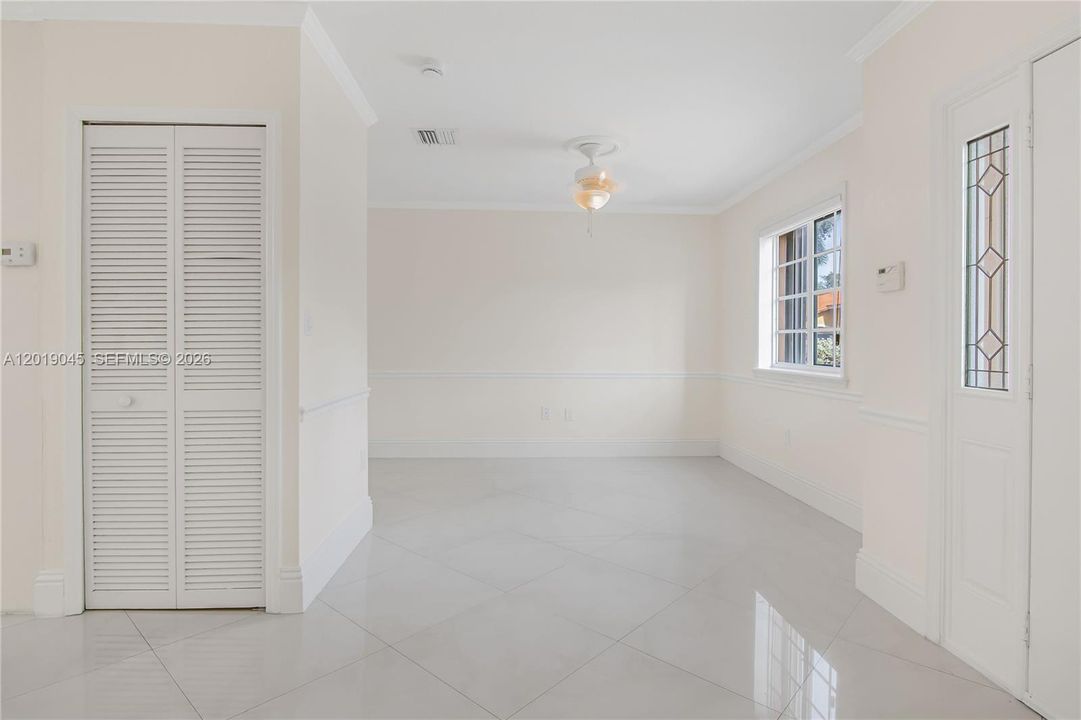 Active With Contract: $3,700 (3 beds, 3 baths, 1446 Square Feet)